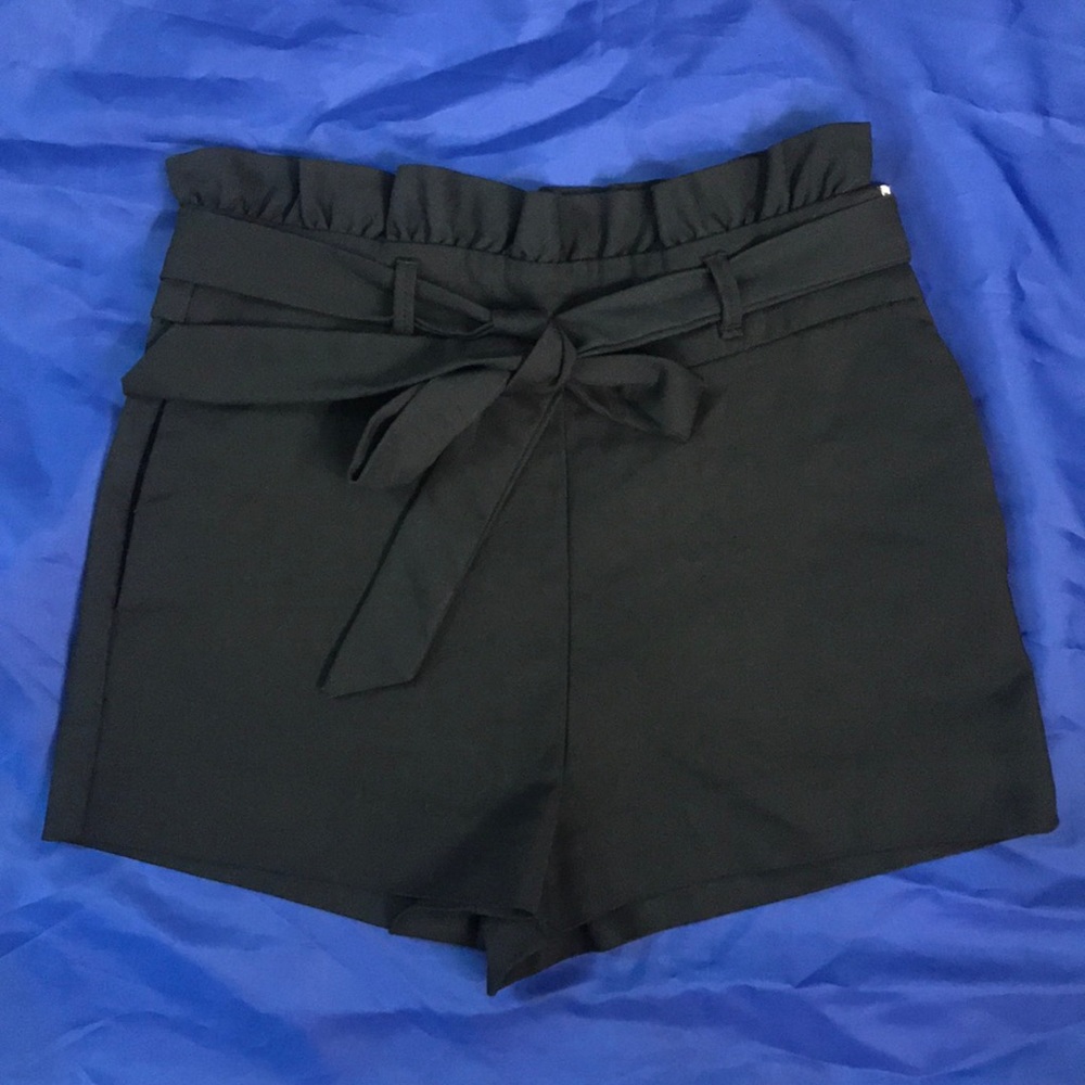 Zara paperbag shorts with ruffle and belt detail